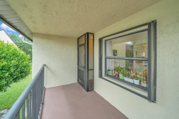 Property Slideshow image 2 of 24 | 7867 willow spring dr 821, Lake Worth, FL, 33467