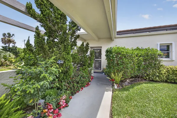 Property Slideshow image 3 of 37 | 2651 boundbrook blvd, West Palm Beach, FL, 33406