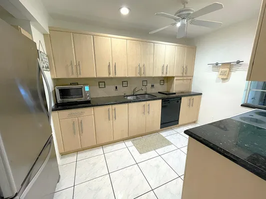 Property Slideshow image 2 of 22 | 2431 del aire blvd 115-d, Delray Beach, FL, 33445