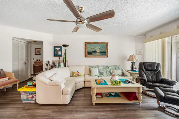 Property Slideshow image 3 of 31 | 3755 via poinciana, Greenacres, FL, 33467