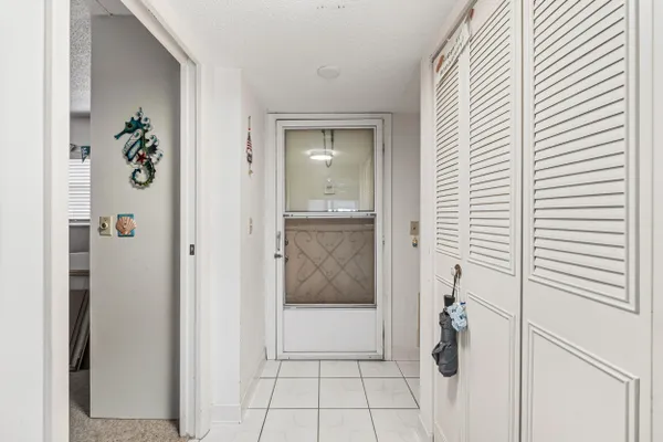 Property Slideshow image 2 of 31 | 3755 via poinciana, Greenacres, FL, 33467