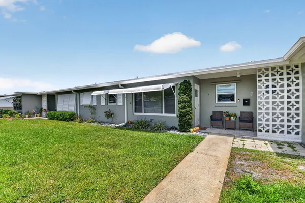 Property Slideshow image 2 of 39 | 155 s blvd c, Boynton Beach, FL, 33435