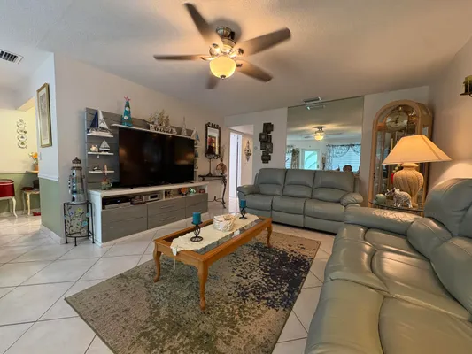 Property Slideshow image 2 of 35 | 175 bedford g, West Palm Beach, FL, 33417