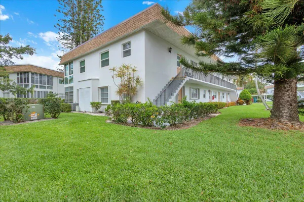 Property Slideshow image 2 of 41 | 2950 se ocean blvd 14-1, Stuart, FL, 34996
