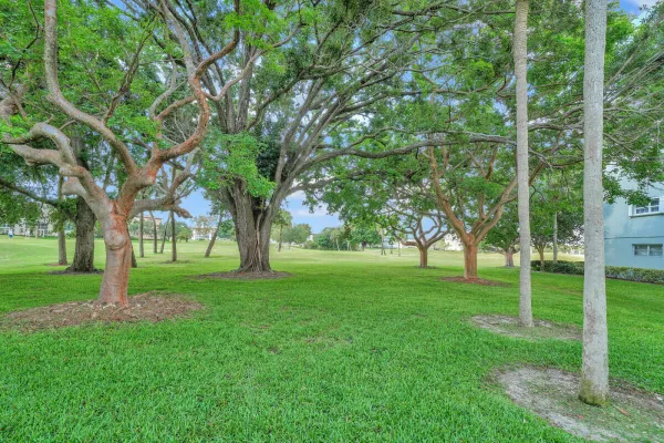 Property Slideshow image 2 of 24 | 3005 portofino isle n2, Coconut Creek, FL, 33066