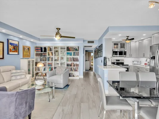 Property Slideshow image 2 of 38 | 4038 swansea b b, Deerfield Beach, FL, 33442