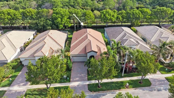 Property Slideshow image 2 of 43 | 9625 via elegante, Wellington, FL, 33411