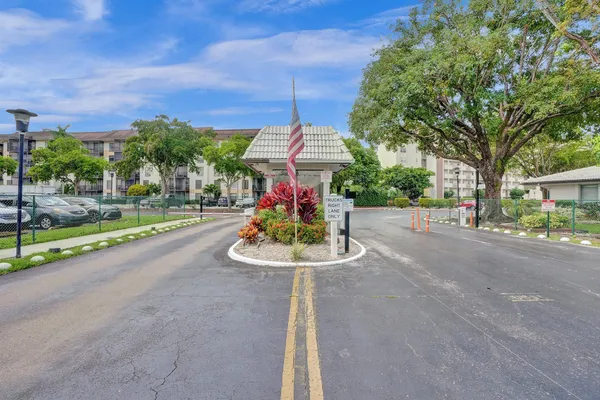 Property Slideshow image 2 of 41 | 5860 nw 44th st 314, Lauderhill, FL, 33319