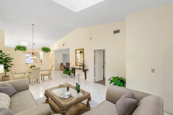 Property Slideshow image 3 of 57 | 6123 waldwick cir, Delray Beach, FL, 33484