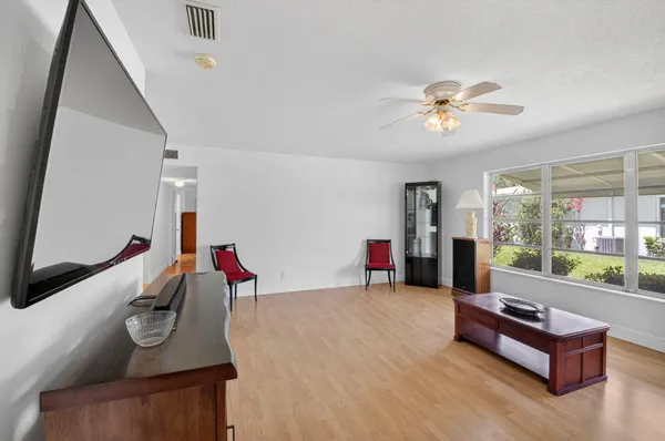 Property Slideshow image 2 of 25 | 172 high point ter d, Delray Beach, FL, 33445