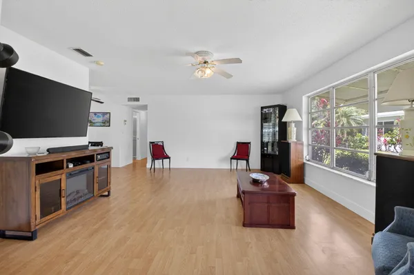 Property Slideshow image 3 of 25 | 172 high point ter d, Delray Beach, FL, 33445