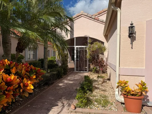 Property Slideshow image 2 of 30 | 633 nw whitfield way, Port St. Lucie, FL, 34986
