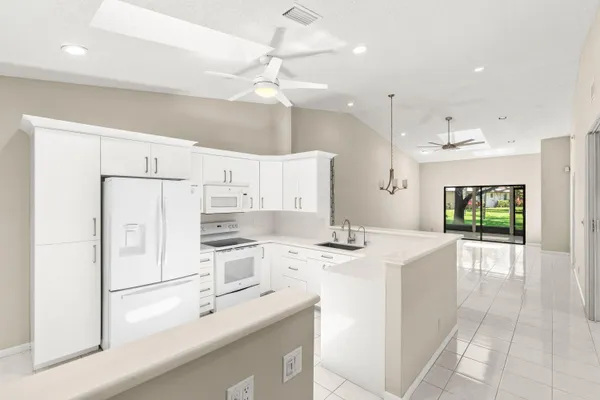 Property Slideshow image 3 of 53 | 6099 kings gate cir, Delray Beach, FL, 33484