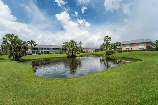 Property Slideshow image 3 of 33 | 18081 se country club dr 132, Jupiter, FL, 33469
