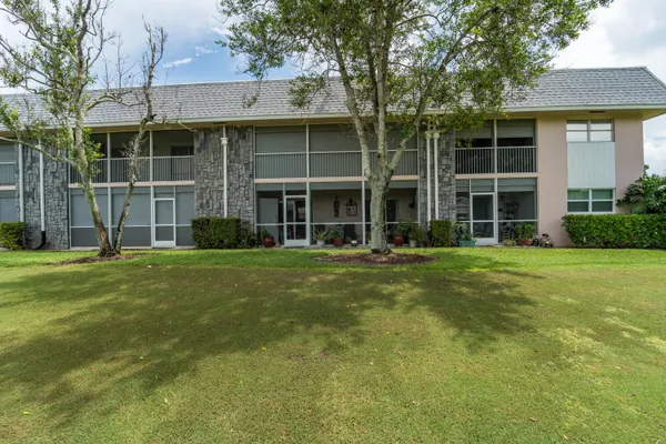 Property Slideshow image 2 of 29 | 18081 se country club dr 132, Jupiter, FL, 33469