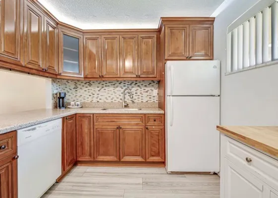 Property Slideshow image 3 of 44 | 2855 garden dr 102, Lake Worth Beach, FL, 33461