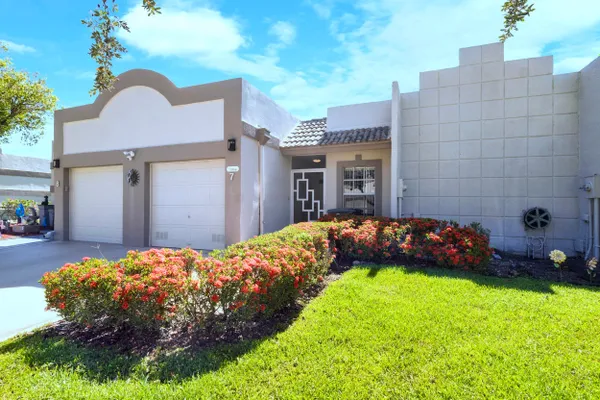 Property Slideshow image 2 of 30 | 18800 haywood ter 7, Boca Raton, FL, 33496