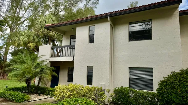 Property Slideshow image 2 of 38 | 21695 tall palm cir 4a, Boca Raton, FL, 33433