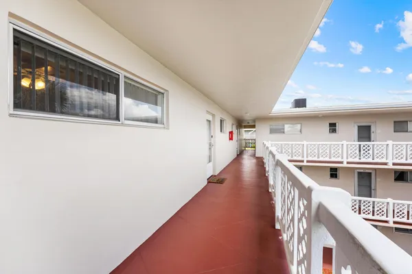 Property Slideshow image 2 of 28 | 2682 garden dr 309, Lake Worth, FL, 33461