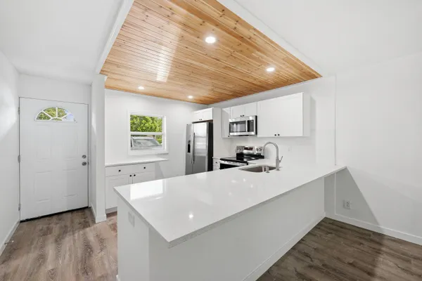 Property Slideshow image 3 of 37 | 330 ne 26th ave 112, Boynton Beach, FL, 33435