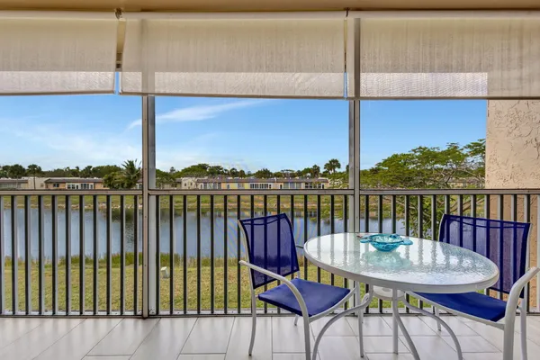 Property Slideshow image 2 of 27 | 154 lake meryl dr 255, West Palm Beach, FL, 33411