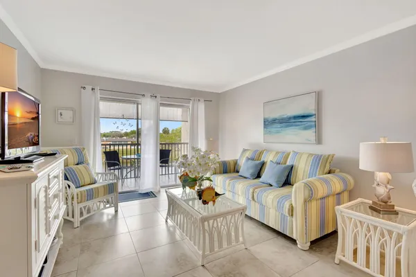 Property Slideshow image 3 of 27 | 154 lake meryl dr 255, West Palm Beach, FL, 33411