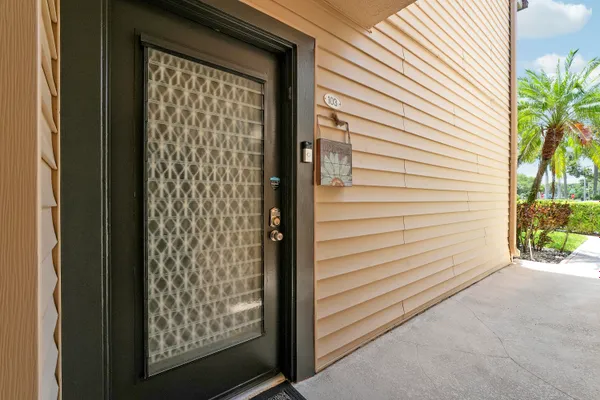 Property Slideshow image 3 of 29 | 15484 lakes of delray blvd 103, Delray Beach, FL, 33484