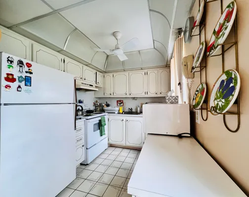 Property Slideshow image 2 of 15 | 161 northampton i i, West Palm Beach, FL, 33417