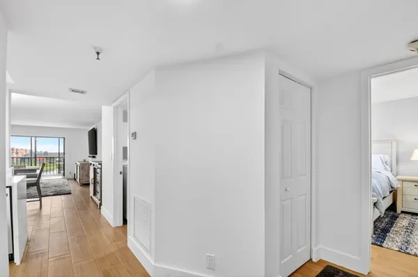Property Slideshow image 3 of 43 | 6866 huntington ln 602, Delray Beach, FL, 33446