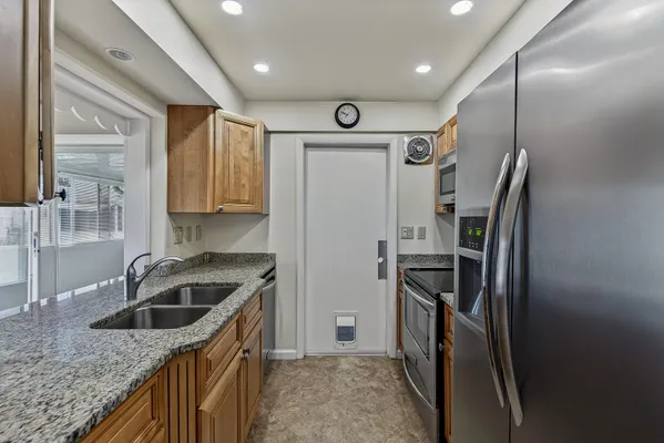 Property Slideshow image 2 of 55 | 2581 e golf blvd, Pompano Beach, FL, 33064