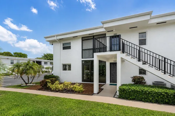 Property Slideshow image 2 of 29 | 14897 bal moral ln 105, Delray Beach, FL, 33446