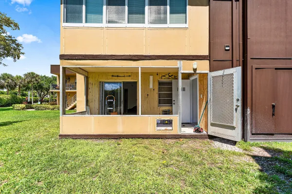Property Slideshow image 2 of 27 | 790 burgundy q q, Delray Beach, FL, 33484