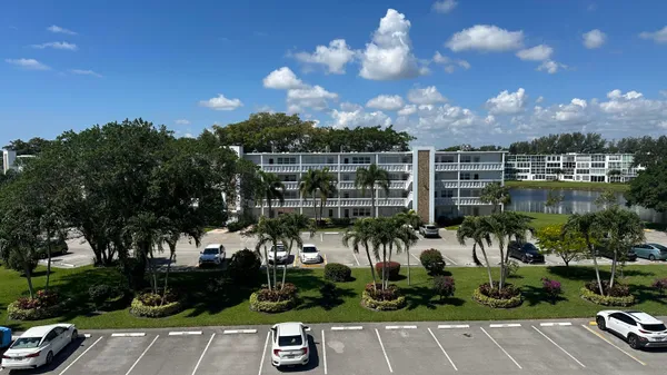 Property Slideshow image 2 of 21 | 1044 cambridge c c, Deerfield Beach, FL, 33442