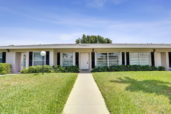Property Slideshow image 2 of 41 | 2521 juniper dr 11-b, Delray Beach, FL, 33445