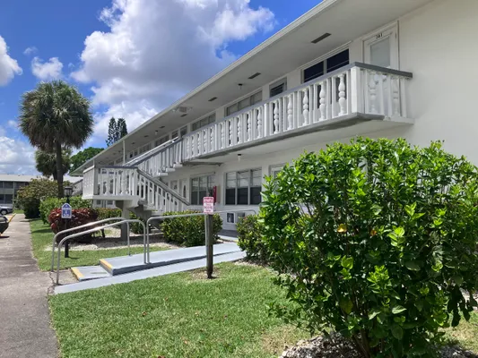 Property Slideshow image 2 of 11 | 364 northampton rd, West Palm Beach, FL, 33417