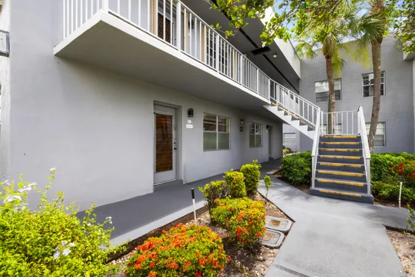 Property Slideshow image 2 of 10 | 97 flanders c, Delray Beach, FL, 33484
