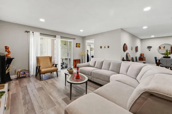 Property Slideshow image 3 of 37 | 443 golden river dr, West Palm Beach, FL, 33411