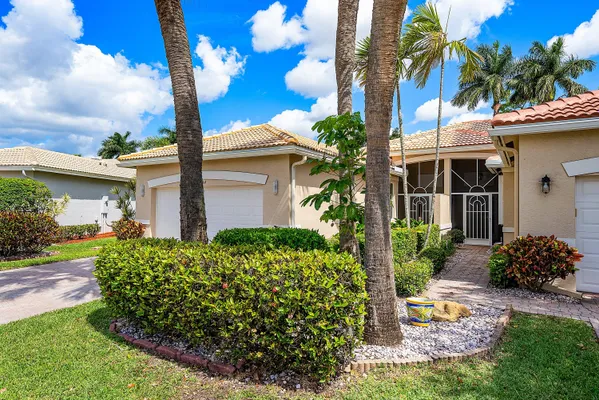 Property Slideshow image 3 of 57 | 10644 royal caribbean cir, Boynton Beach, FL, 33437