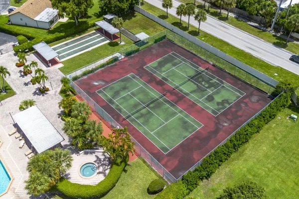 Property Slideshow image 2 of 37 | 6320 lakemont cir, Greenacres, FL, 33463