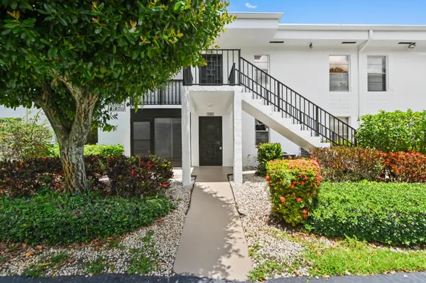 Property Slideshow image 2 of 28 | 6586 southurst ter 103, Delray Beach, FL, 33446