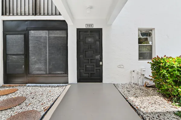 Property Slideshow image 3 of 28 | 6586 southurst ter 103, Delray Beach, FL, 33446