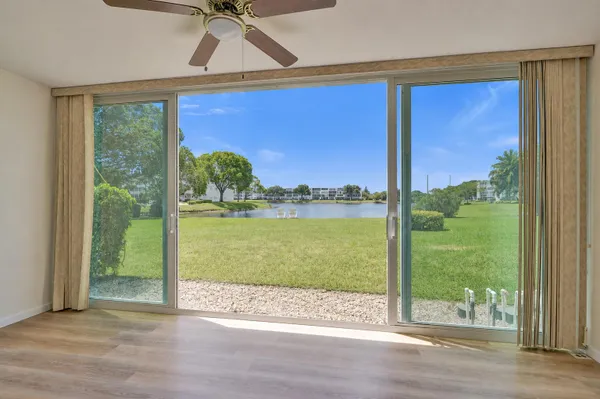 Property Slideshow image 2 of 37 | 1112 oakridge 1112, Deerfield Beach, FL, 33442