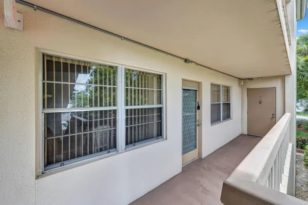 Property Slideshow image 2 of 18 | 1902 bermuda cir l2, Coconut Creek, FL, 33066