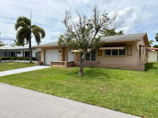 Property Slideshow image 3 of 25 | 4603 nw 49th st, Tamarac, FL, 33319