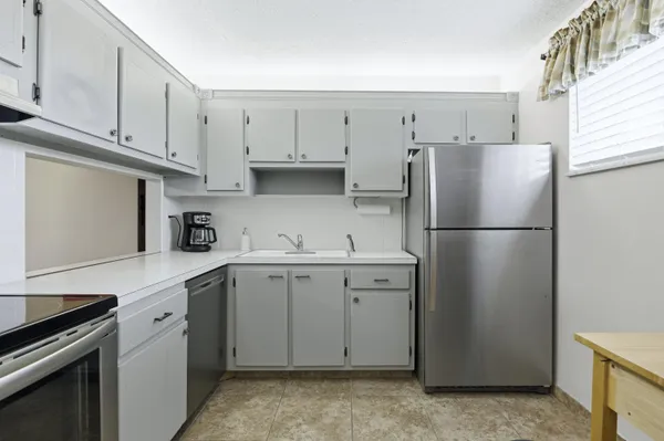 Property Slideshow image 3 of 28 | 2534 garden dr 203, Lake Worth, FL, 33461