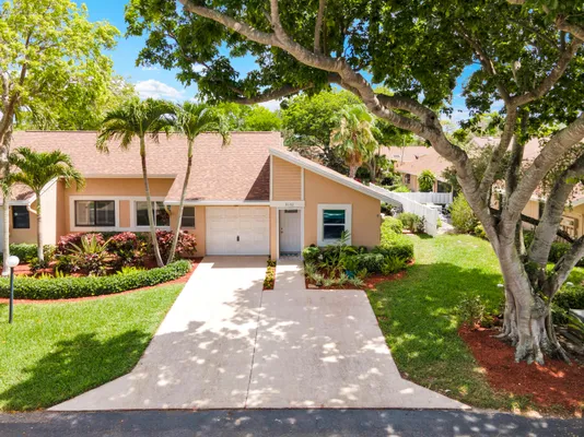 Property Slideshow image 2 of 42 | 8182 springtree rd, Boca Raton, FL, 33496