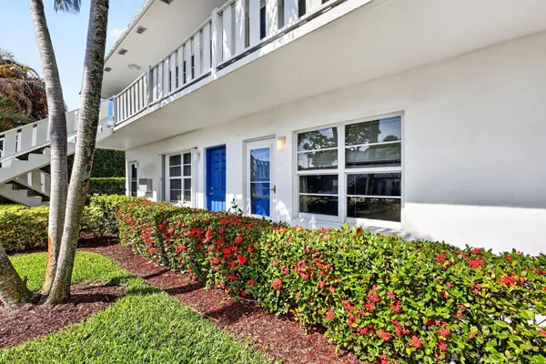 Property Slideshow image 2 of 40 | 2929 se ocean blvd m4, Stuart, FL, 34996