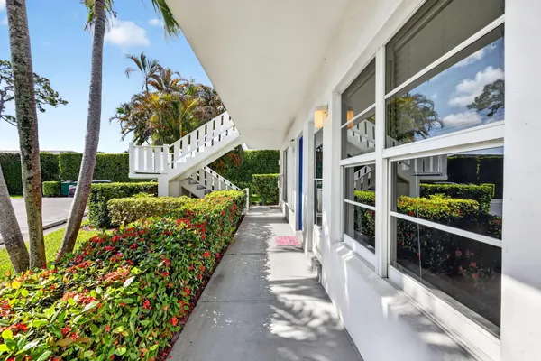 Property Slideshow image 3 of 40 | 2929 se ocean blvd m4, Stuart, FL, 34996