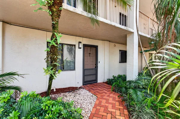 Property Slideshow image 2 of 35 | 6655 kensington ln, Delray Beach, FL, 33446