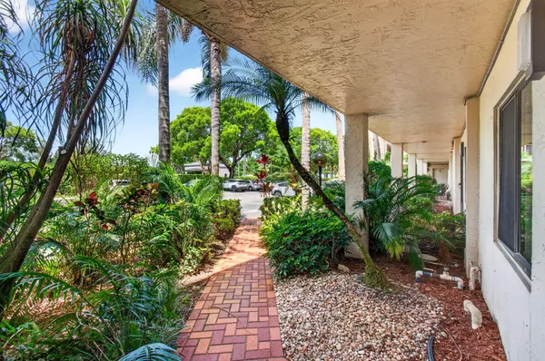 Property Slideshow image 3 of 35 | 6655 kensington ln, Delray Beach, FL, 33446